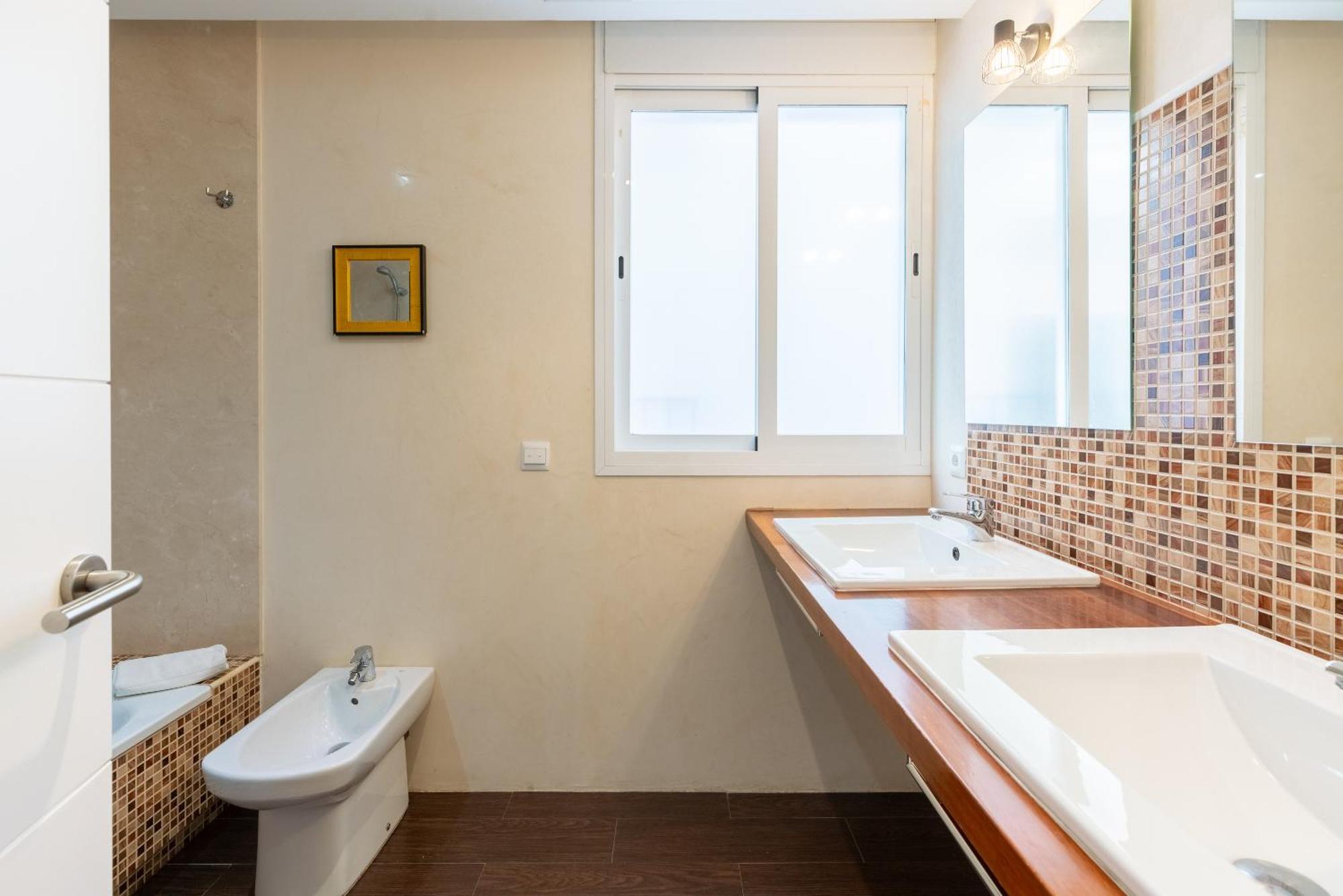 Veoapartment Alhondiga Segundo Seville Exterior photo